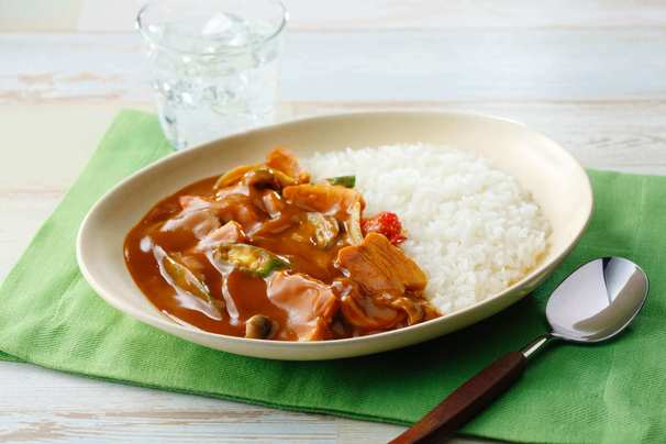 レンジで作る！ベーコンときのこと夏野菜のカレー