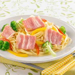 厚切りベーコンのガーリックパスタ