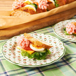 おうちでお花見気分！お花の丸ごとバゲットサンド