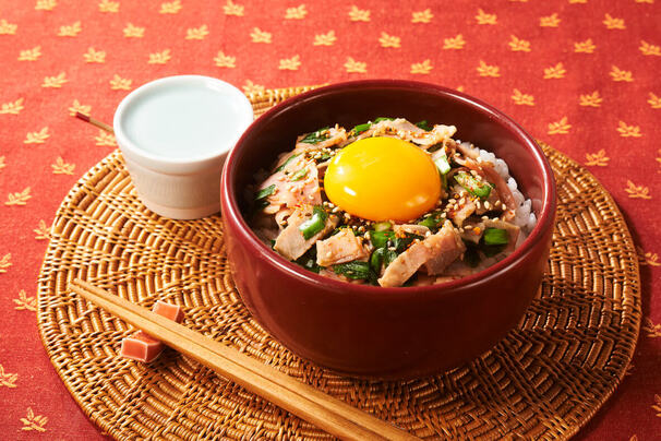 プリマハム レシピ 電子レンジで簡単 ベーコンとにらのスタミナ丼