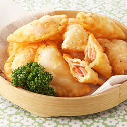 ハムとチーズの揚げ餃子