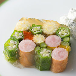 ウインナーと野菜のカラフルゼリー寄せ