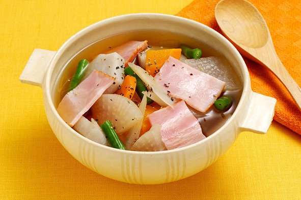 ベーコンと根菜の和風スープ　