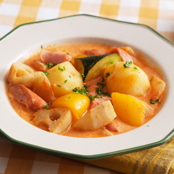 ごろごろ野菜とウインナーの豆乳トマトスープ