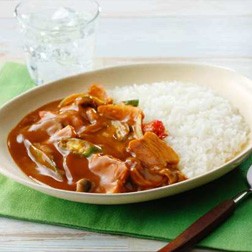 レンジで作る！ベーコンときのこと夏野菜のカレー