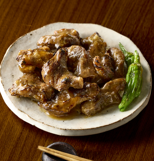 つまみ鶏　炭火焼　豚ハラミ　にんにく醤油たれ